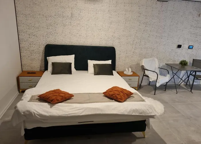 Georgiana Apartments