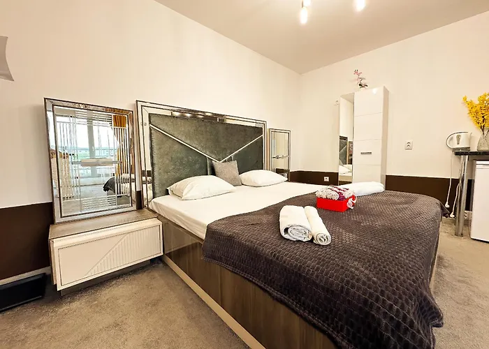 The Royal - Studio With Balcony & Panoramic View