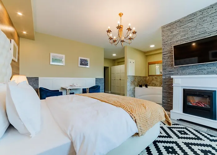 Romantic Jacuzzi Chic Apartment