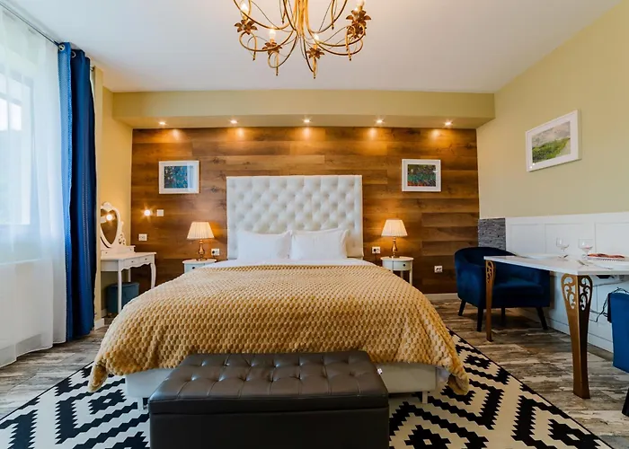Romantic Jacuzzi Chic Apartment