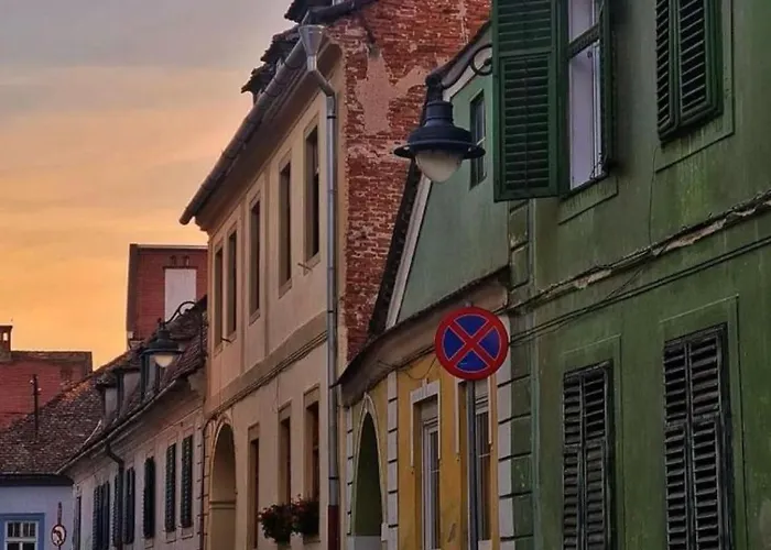 Wall St House