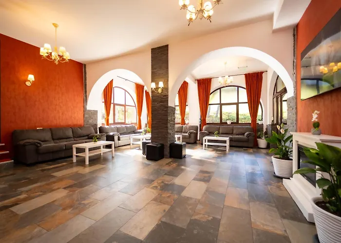 Hotel Cirus