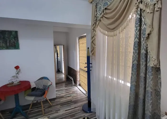 Amaraz Center