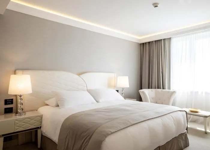 Tresor Le Palais Timisoara, Curio Collection By Hilton