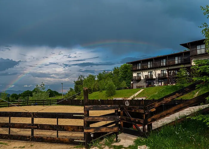Potcoava Mountain Hideaway