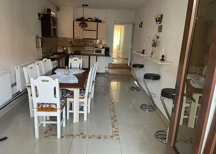 Casa Nicoladis