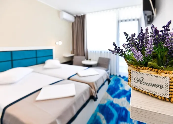 Hotel Holiday Blue
