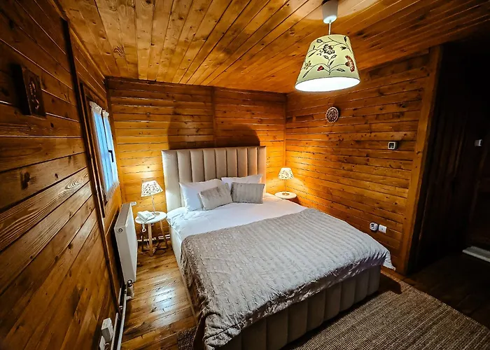Barlogul Ursului Hotel Sulta, România