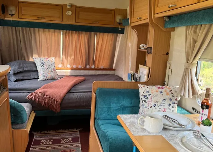 Apusenia Caravan Escape Padiș - Glăvoi Pietroasa , România