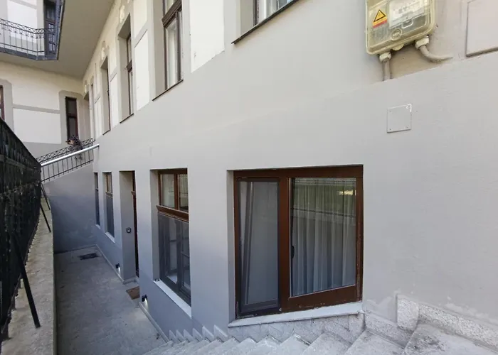 Cadoro City Center Apartments- Ultracentral