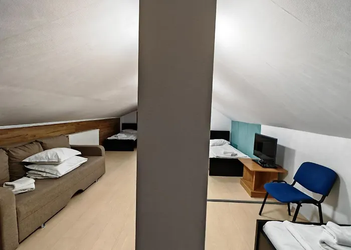 Pensiunea Luminita La 50M De Partia Kalinderu Buşteni, România