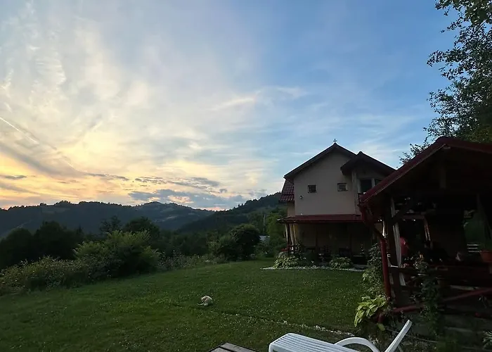 Casa cu Muscate Hotel Câmpeni, România