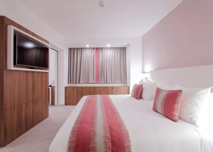 Ramada Plaza By Wyndham
