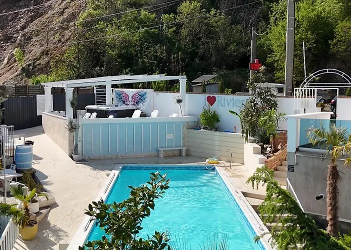 Riviera 990 - Resort & Restaurant