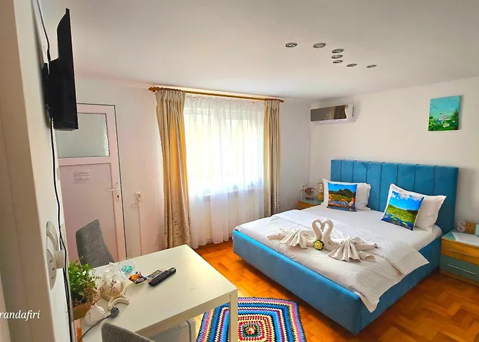 Casa Cu Trandafiri