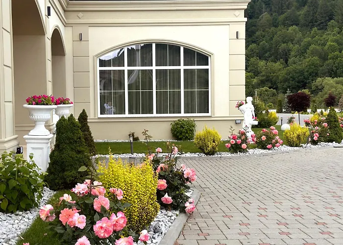 Grădina Mariajelor Hotel Câmpulung Moldovenesc, România
