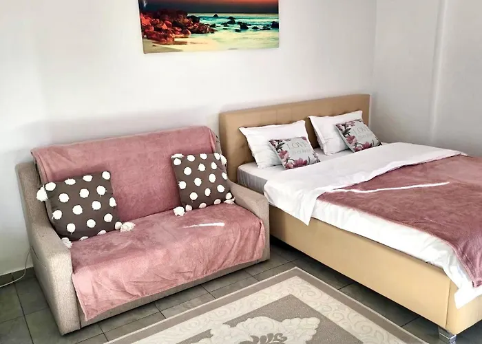 Studio Ines Năvodari, România