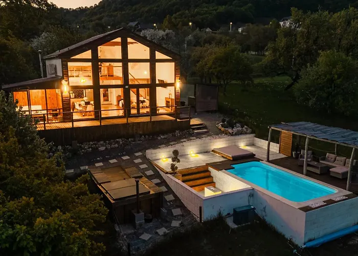 Le Chalet M - Cabană cu o panoramă de poveste. Surdesti , România