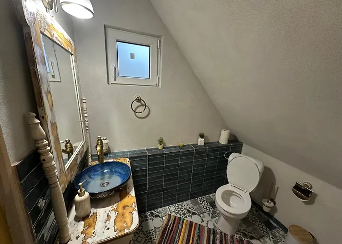 130/Lodging And Glamping