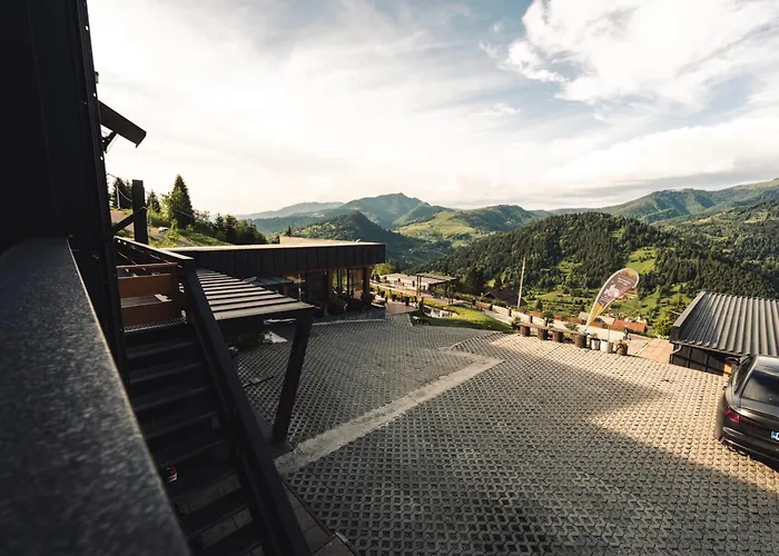 Panoramic Residence