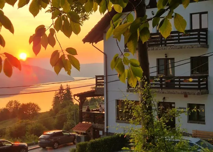 Pensiunea La Bunica