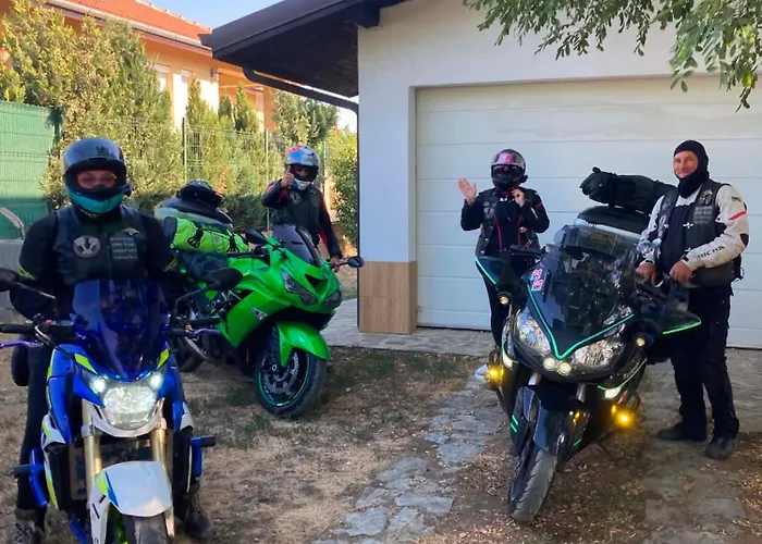 Casa Tomson, free parking, ciubăr, piscină în natura