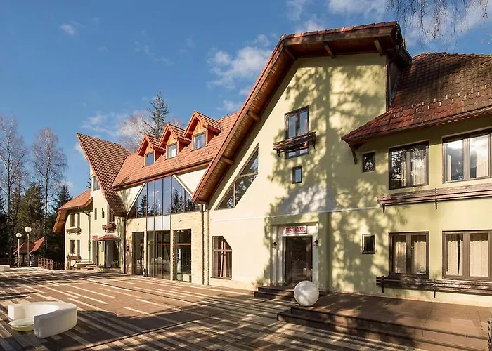 Vila Pinul Si Mesteacanul