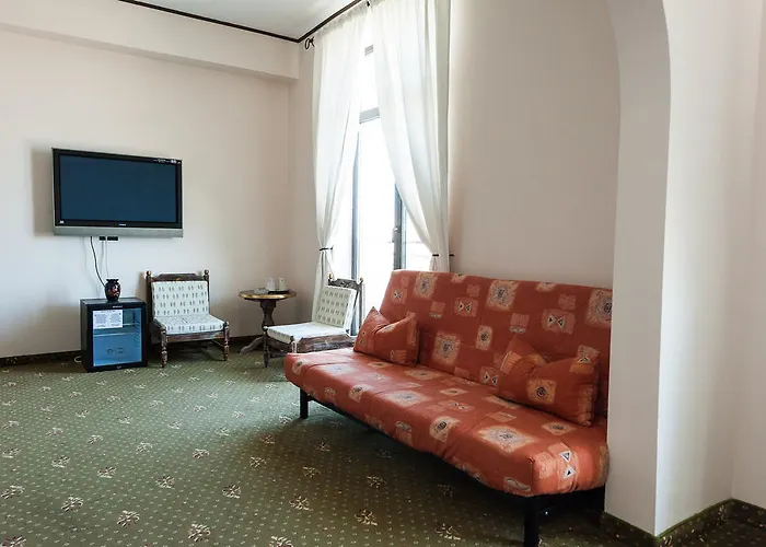 Hotel Palace Rrt