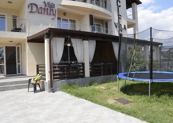 Vila Danly
