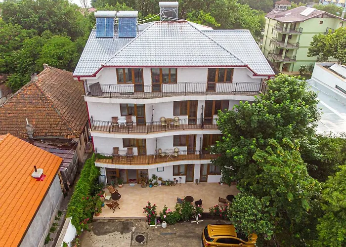 La Papu Și Maia