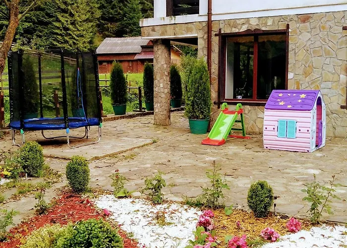 Casa Cu Flori