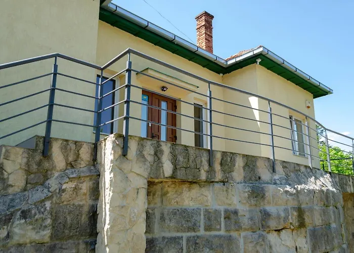 Mansarda Mica Cu Baie Proprie