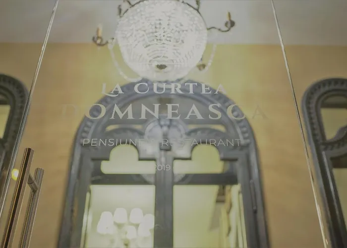 La Curtea Domneasca